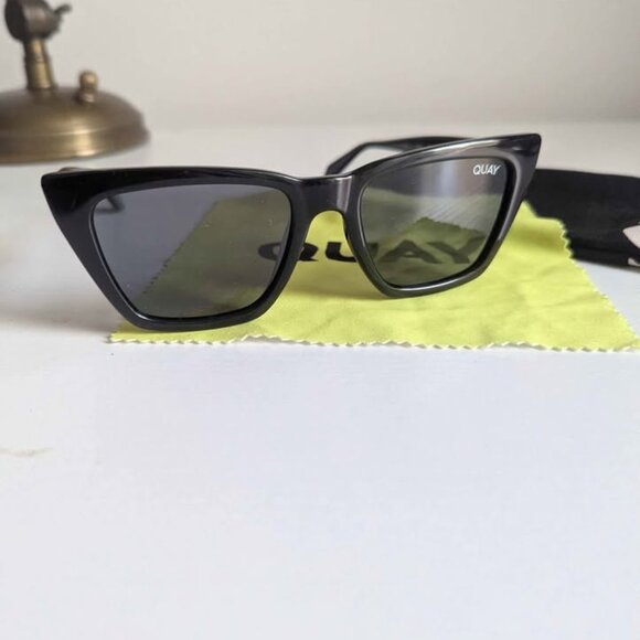 Quay Call the Shots Sunglasses - Picture 4 of 4